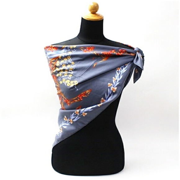 HERMES Blue Silk Scarf - Picture 1 of 11